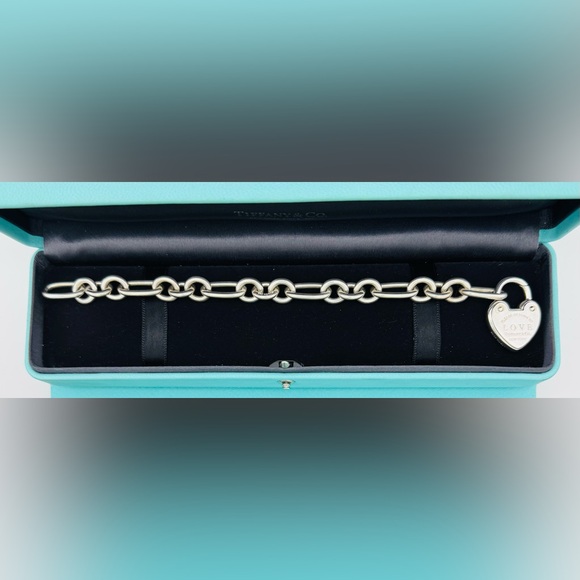 7.5" Tiffany & Co Return to Love Lock Heart Bracelet in Silver - Picture 3 of 8